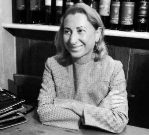 miuccia prada historia|miuccia prada biografia breve.